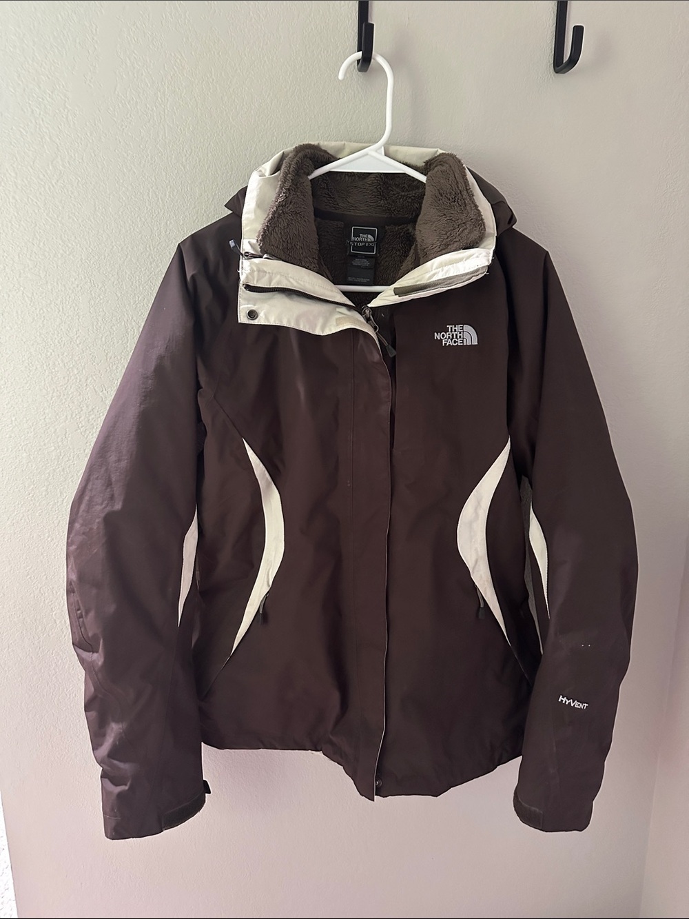 The North Face Women's Brown Ski Jacket with Cream Accents